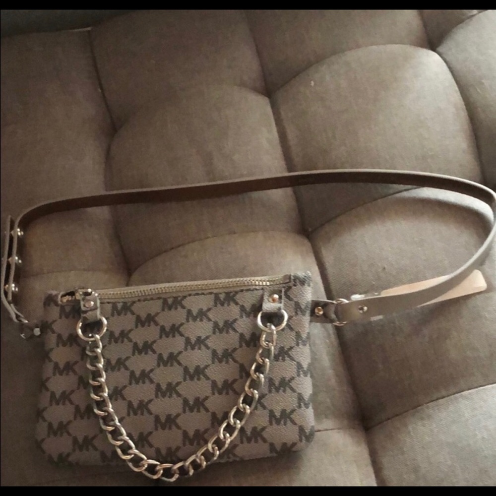 Micheal kors fanny pack